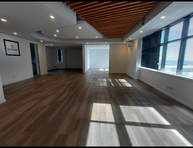 155M² OFFICE TO LET IN FOURWAYS